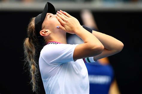 American teen Anisimova sends records tumbling at Aus Open - myKhel