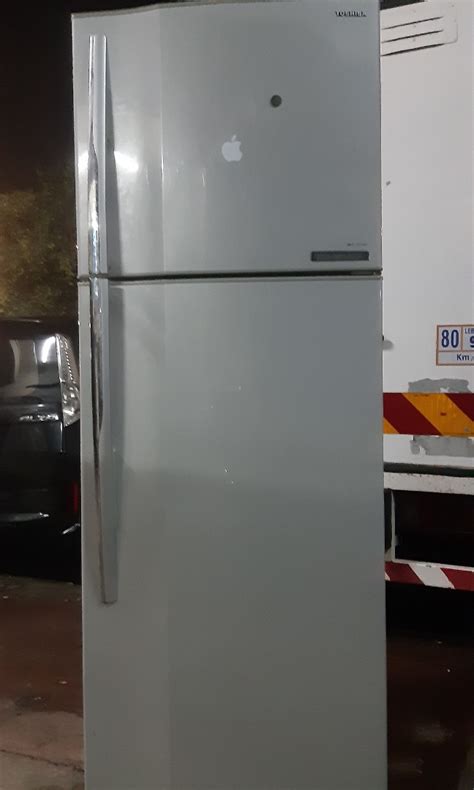 Peti Sejuk Ais Beku Refrigerator Fridge Toshiba 2 Pintu TV Home