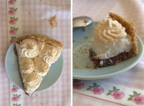 Przepis na Tarta z serkiem dżemem porzeczkowym i bezą Przepis