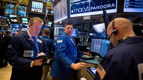 Инвеститорите на Wall Street започват колебливо последната сесия за ...