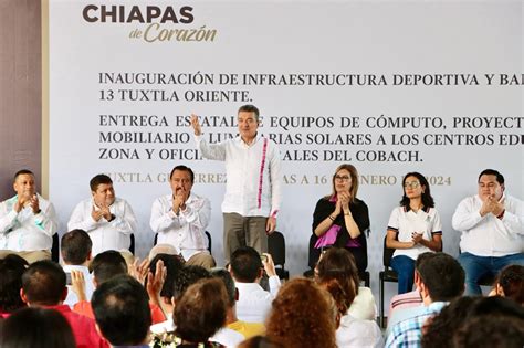 Rutilio Escand N Inaugura Cancha De Futbol En El Cobach De Tuxtla