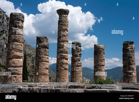 Temple of Apollo, Delphi, Greece Stock Photo - Alamy