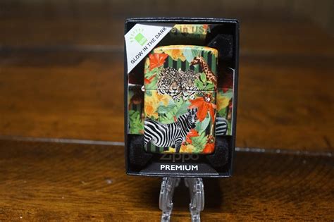 Jungle Animals Leopard Giraffe Zebra 540 Design Glow In The Dark Zippo