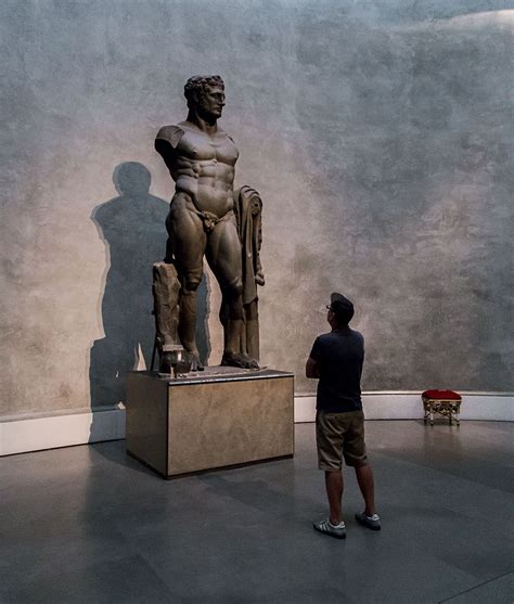 Galleria Nazionale Colossal Roman Statue Of Hercules Blindbild