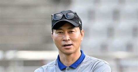 사진 김도훈 축구대표팀 임시 감독진지하게 조선비즈