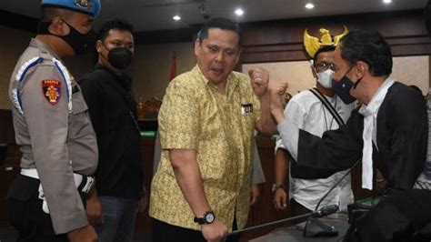 Irjen Napoleon Bonaparte Dan Tahanan Jadi Tersangka Penganiayaan M Kece