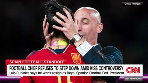 Controversial kiss casts shadow over Spain's WWC victory | CNN