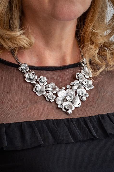 Necklaces Silver Flower Statement Necklace At Baronessa