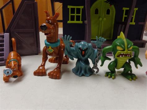 Cartoon Network Scooby Doo Haunted Mansion Playset W Characters