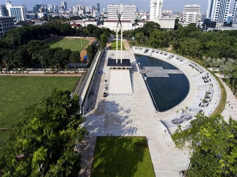 Taman Lapangan Banteng Sejarah Fasilitas Lokasi And Tiket Masuk