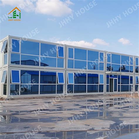 China Luxury Living Prefab Portable Mobile Module Camp Steel Folding