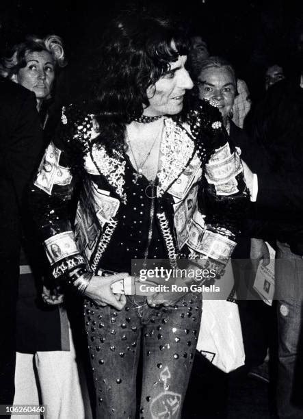 177 Alice Cooper 1972 Photos And High Res Pictures Getty Images