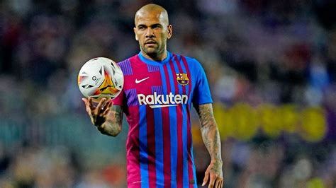 Guai Per Dani Alves Condannato A Anni E Mezzo Di Carcere Dal