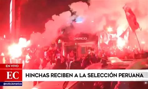 Selección peruana llegó a Lima y recibió espectacular apoyo de la