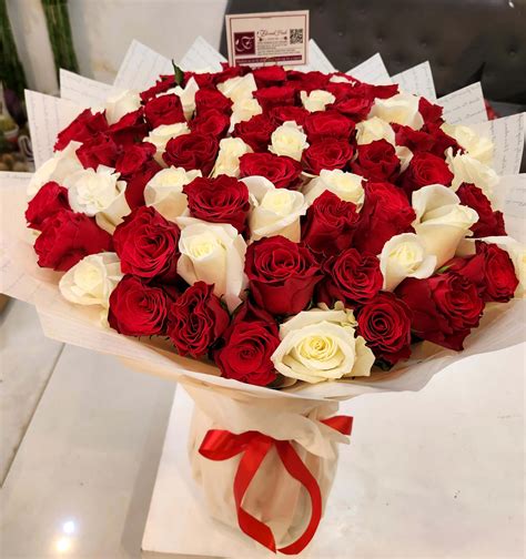 Vip Flirtare Bouquet Bouquet Of Red And White Roses Floral Hub