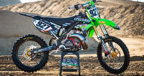 Racer X Films 2004 Kawasaki Kx250 Garage Build Racer X