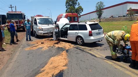 Acidente de trânsito deixa duas pessoas feridas Jornal de Brasília