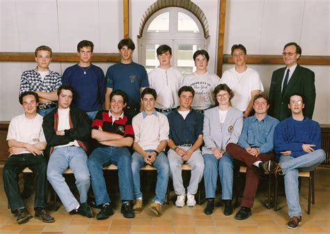 Photo de classe 2ème année de BEP électronique de 1970 Collège Saint