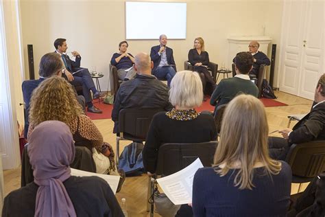 Podiumsdiskussion Der Demokratiestiftung Mezzanin