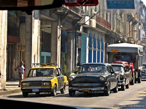 Lada 2105 Taxi La Habana Cuba 2013 RiveraNotario Flickr