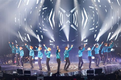 Seventeen best dance performance 2021