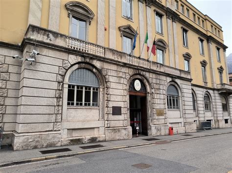 Morti Sul Lavoro Presidio Di Cgil E Uil Valle D Aosta Davanti Al Tribunale