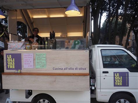 Foto Le Olivastre Al Mercato Etrusco Di Piazzetta Puletti