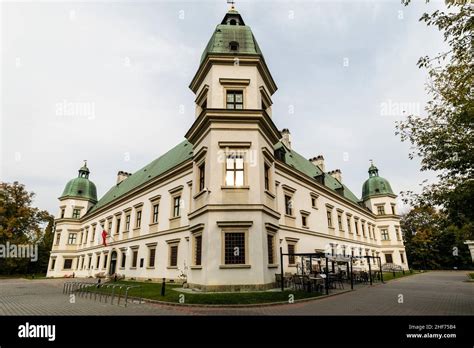 Zamek Ujazdowski Hi Res Stock Photography And Images Alamy