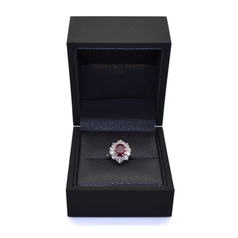 Bague Entourage En Rubis Et Diamants Bagues De Fian Ailles Rubis