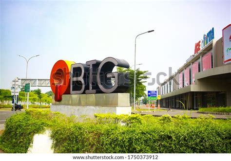 stop shop experience   royalty  licensable stock