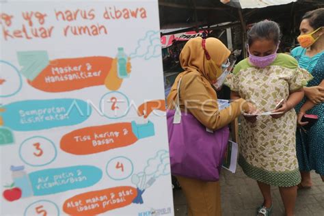 SOSIALISASI ADAPTASI KEBIASAAN BARU DI PASAR ANTARA Foto