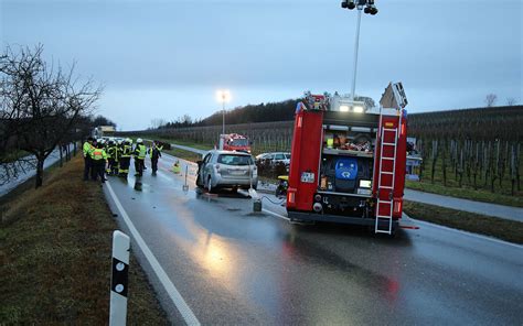 Drei Verletzte bei Verkehrsunfall auf der B31 Verursacher flüchtet