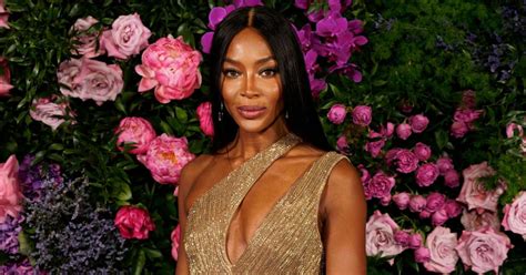 Il n est jamais trop tard à 53 ans Naomi Campbell annonce être