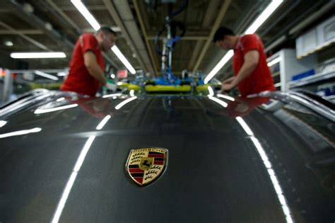 Porsche Shares Gain 5 In Frankfurt Stock Market Debut Cnn Sage