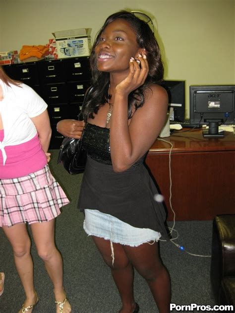 Black Hoe Gets Her Pussy Stuffed With White Dick Porn Pictures XXX Photos Sex Images 2917046