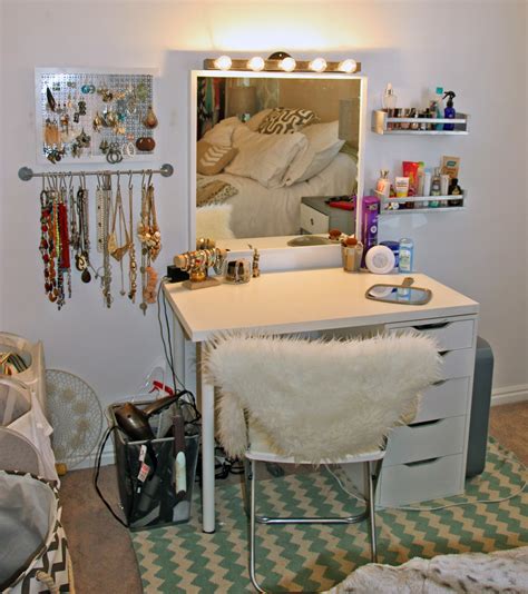 Tesslyn's: IKEA Vanity