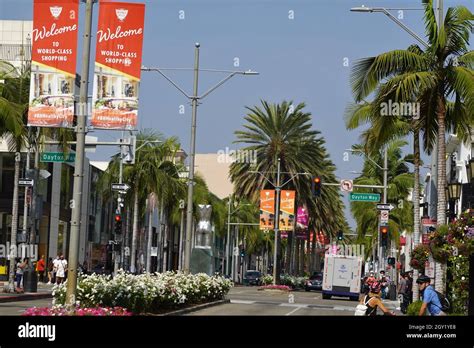 Rodeo Drive Beverly Hills California Usa Stock Photo Alamy