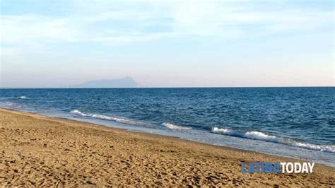 Stagione Balneare Al Via Spiagge Libere Aperte Dal Maggio A Latina