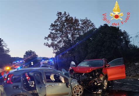 Grave Incidente Tra Due Auto Nel Crotonese Un Morto E Feriti Il