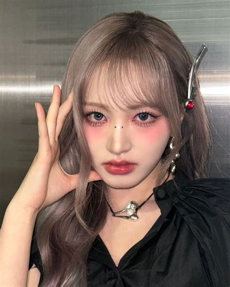 리즈 Liz Liz Yeyo • Instagram Photos And Videos In 2024 Liz Purple Grey Hair Girl