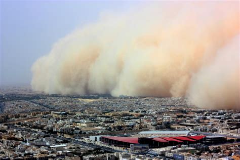 Une Tempête De Sable Perturbe Larabie Saoudite Et Le Koweït