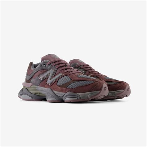 NEW BALANCE 9060 - 24 Kilates Bangkok