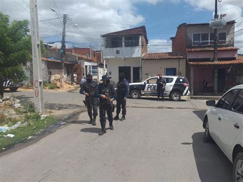 Pmce Prende Homem E Apreende Adolescente Após Troca De Tiros Em Caucaia