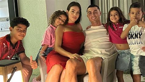 Cristiano Ronaldo Os Filhos Em Imagens Intimistas