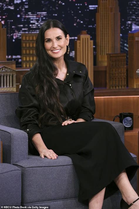 Demi Moore Opens Up About Iconic Nude Pregnant Vanity Fair Cover Wasn T