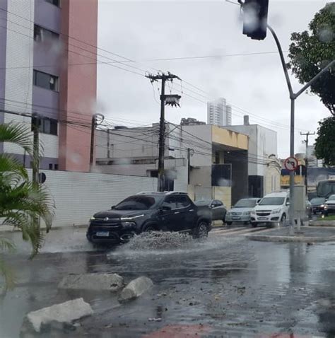 De olho no tempo Previsão para o final de semana é de chuvas em todas