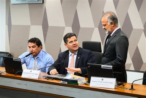 Comissão do Senado aprova PEC que criminaliza porte de drogas em