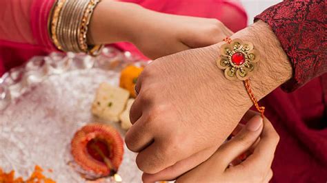 Raksha Bandhan 2024 Date रक्षाबंधन के दिन राखी बांधने का शुभ मुहूर्त