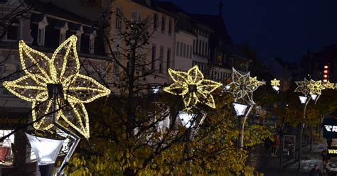 Hilden Adventssterne In Innenstadt Sollen Nicht So Lange Leuchten