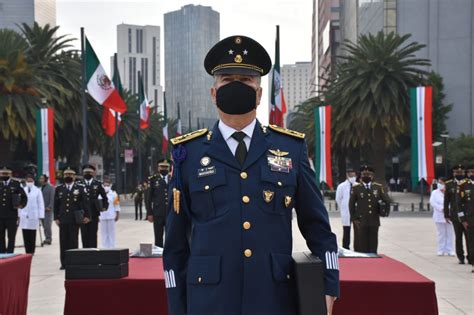 Entrega De Insignias Por Ascenso Y De La Condecoraci N Miguel Hidalgo